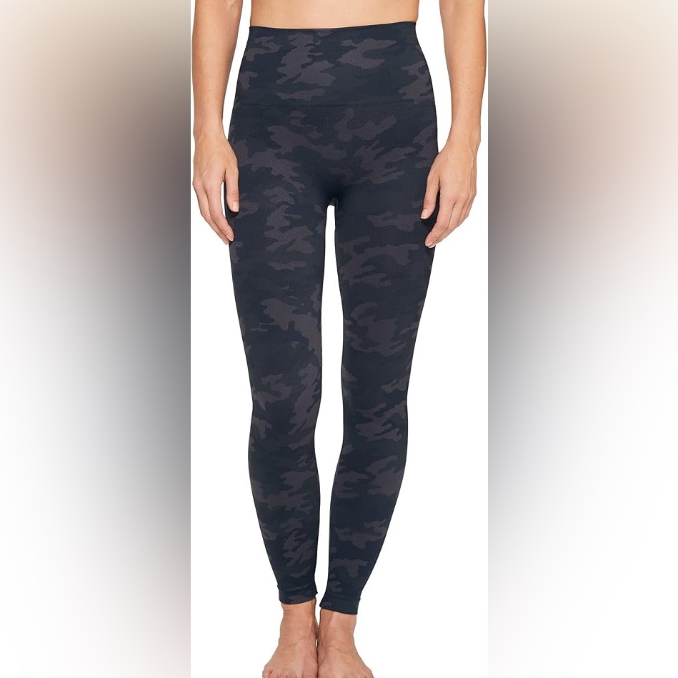 Spanx Look At Me Now Seamless Camo Leggings Black Medium